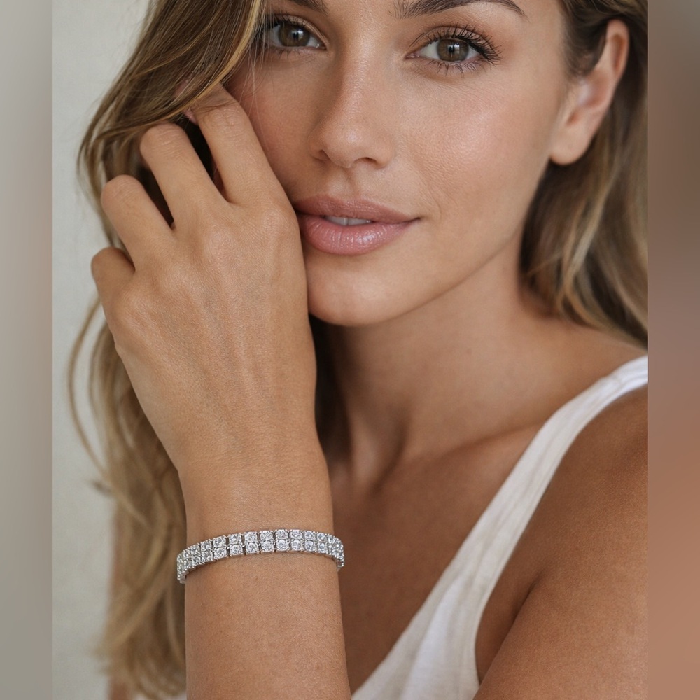 Classic White Gold Diamond Tennis Bracelet - Sparkling White